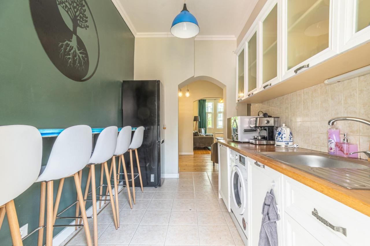 5 Seconds Away From The Main Street, Free Secured Parking Apartment Sofia Exterior photo